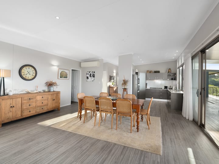 “Milibarn” Modern Home In A Relaxed Rural Setting - Rosewood
