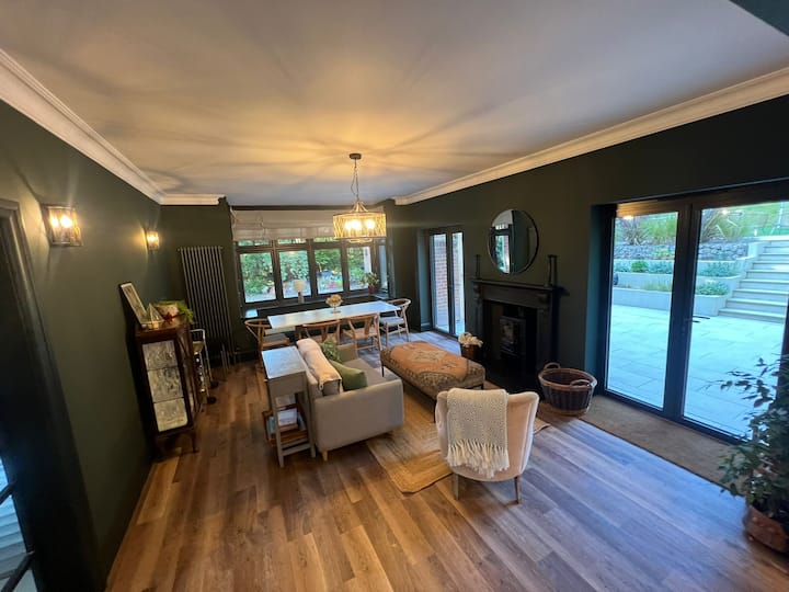 5 Bed Detached Family Home With Huge Garden - Bournemouth