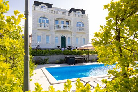Luxurious Residential Home - Shindisi Residence