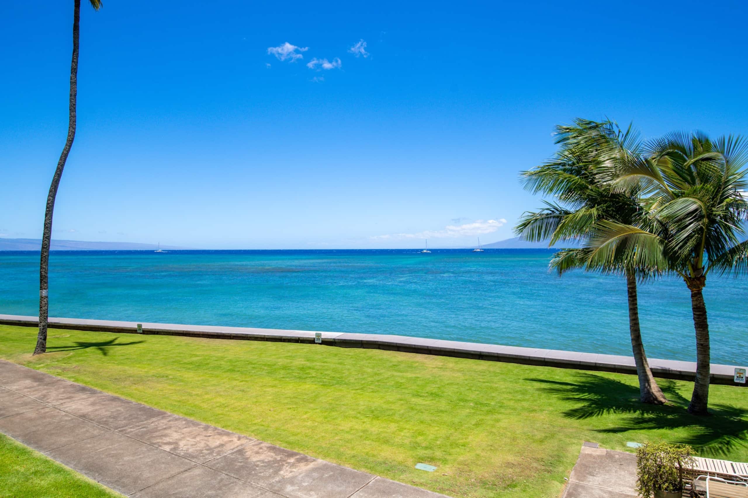 Condo in Lahaina · ★4.91 · 1 bedroom · 2 beds · 1 private bath - Image 18