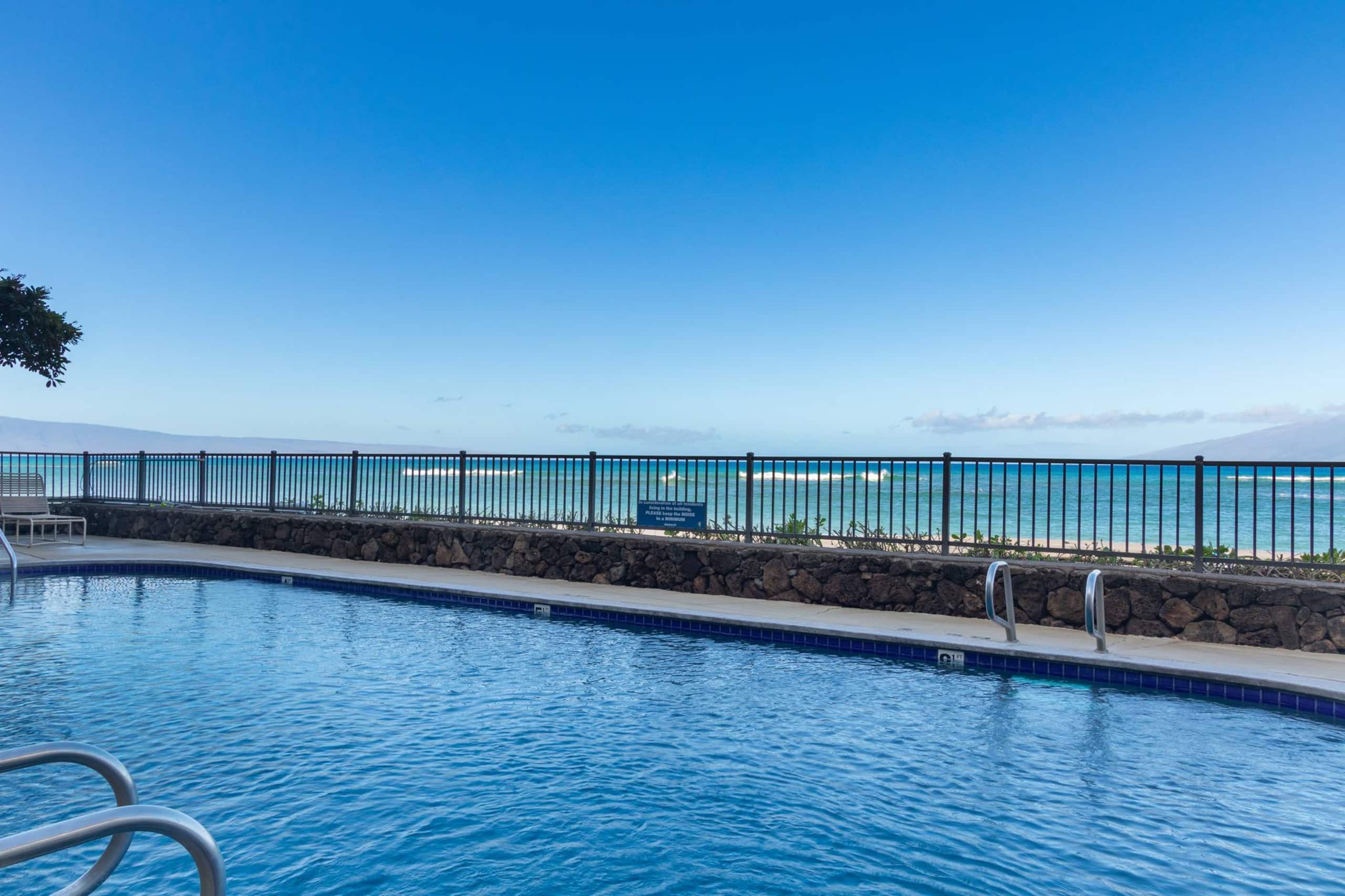 Condo in Lahaina · ★4.91 · 1 bedroom · 2 beds · 1 private bath - Image 20