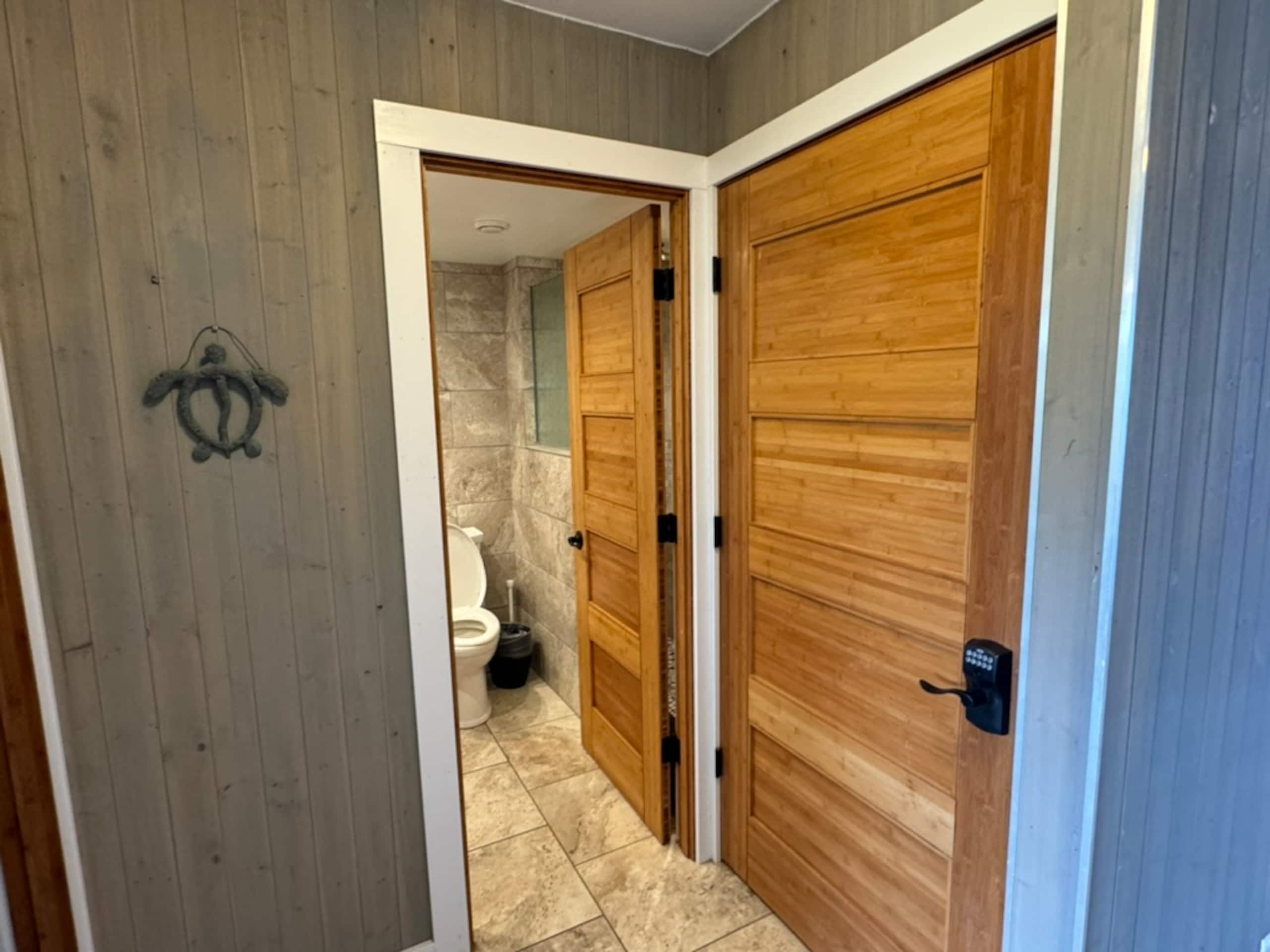 Condo in Lahaina · ★4.91 · 1 bedroom · 2 beds · 1 private bath - Image 15