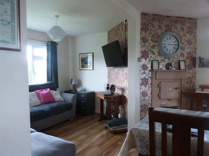 Spacious  3 Bedroom Farmhouse - Wales