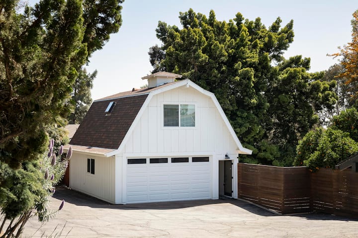 New Tranquil Barn Retreat On A Peaceful Half Acre - San Marcos, CA