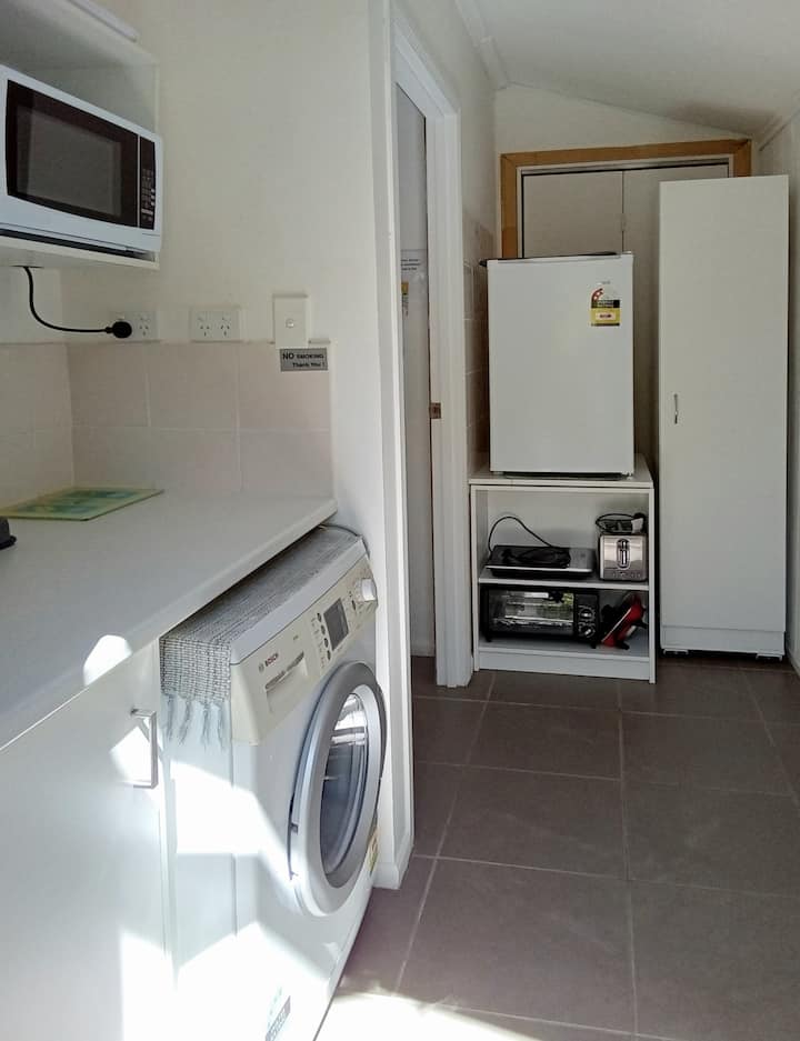 Self Contained Studio - Bundaberg Central