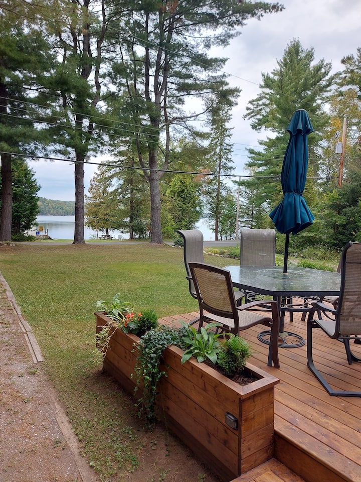 Whispering Pines Chalet -New Ac/ Canoe - Kawartha Lakes