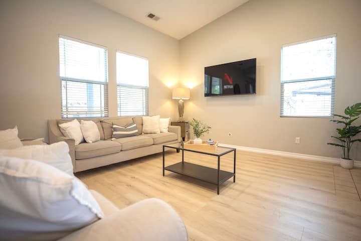 Casa Homes - Beautiful 4br, Pool, Hot Tub, Cabana - Lake Elsinore, CA