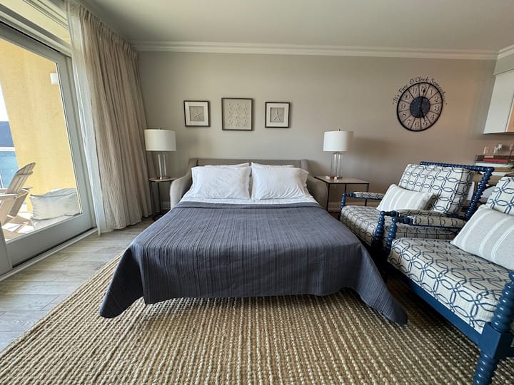 Another sleeping space for extra guests in the Living room.