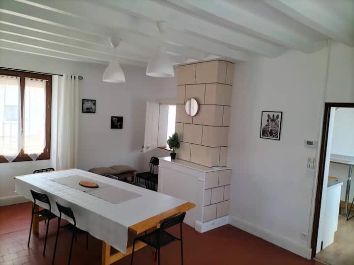 Maison Spatieuse Avec Parking Et Cour Privée - Franciaország