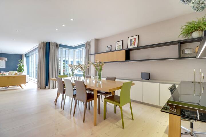 Premier Designer 2BR/2Bath Flat with 24H Concierge gallery image 4