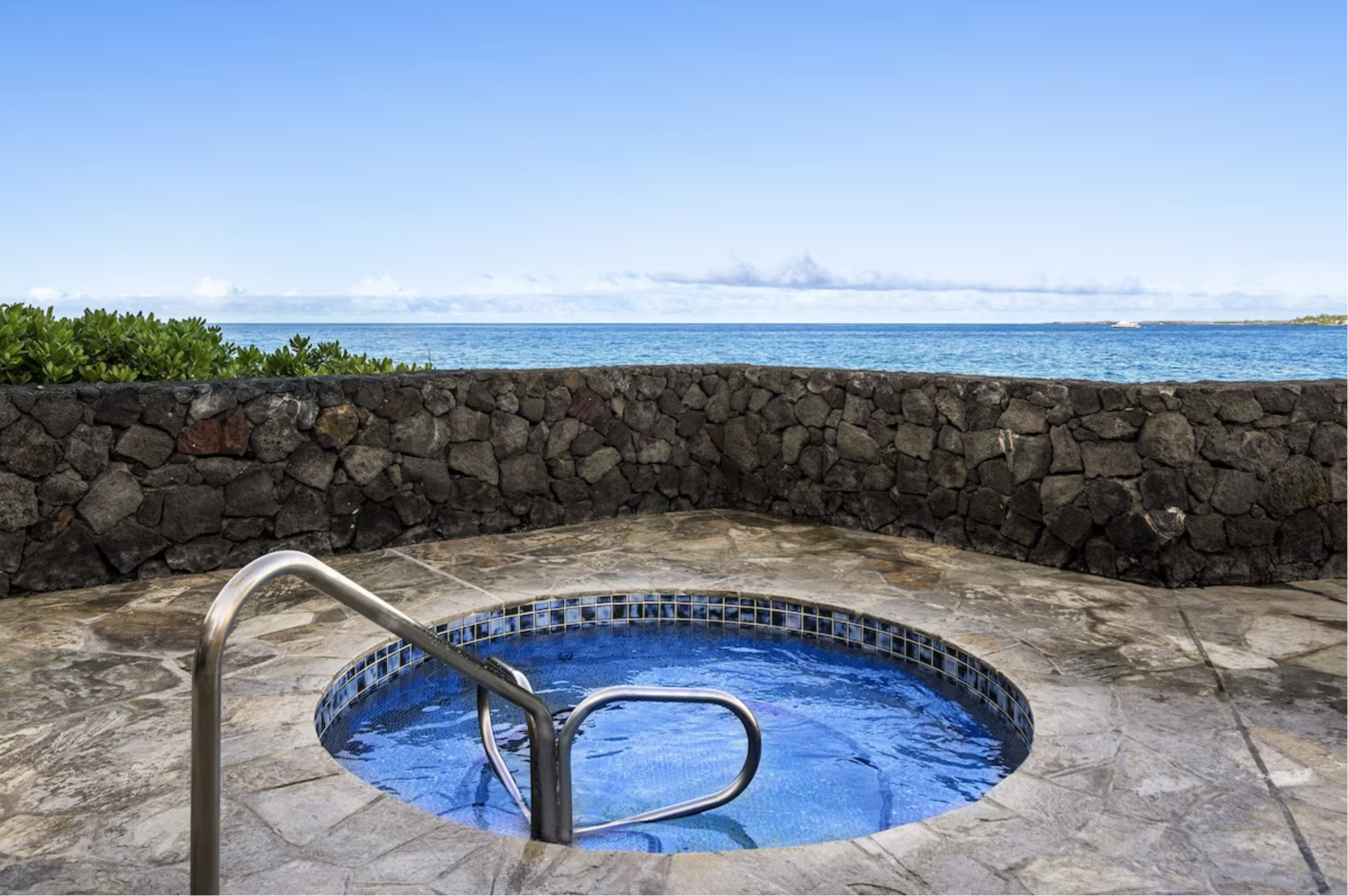 Condo in Kailua-Kona · ★4.94 · 2 bedrooms · 2 beds · 2 baths - Image 21