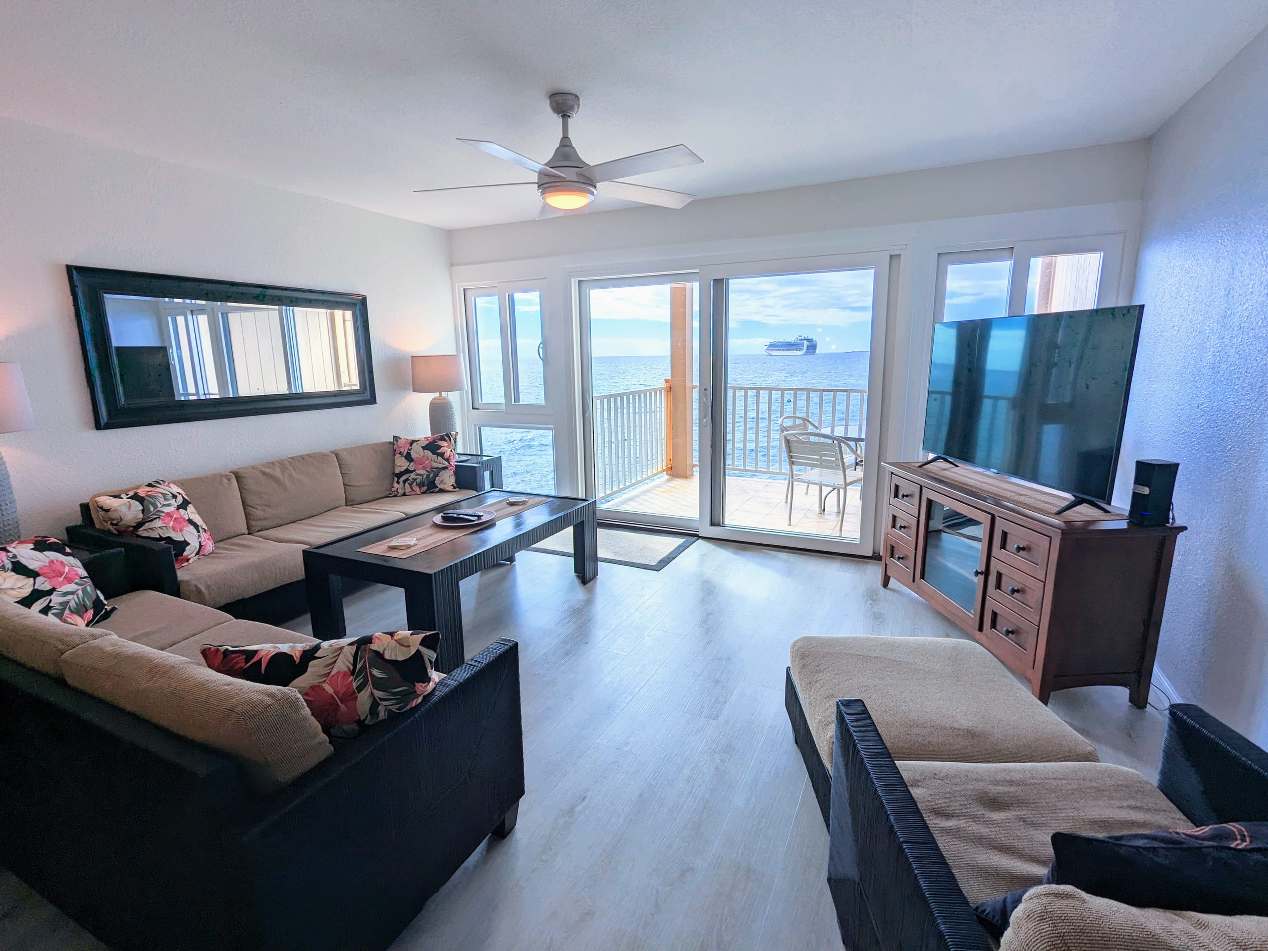 Condo in Kailua-Kona · ★4.94 · 2 bedrooms · 2 beds · 2 baths - Image 2