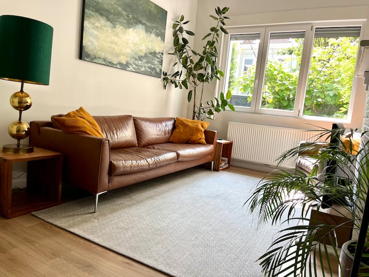 Charming House With Patio Near The Central Station - Belgien