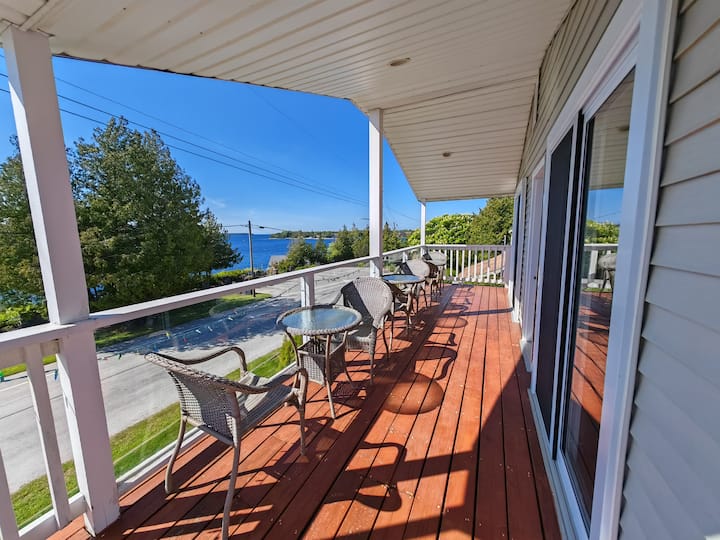 Harborfront Ensuite | Cozy Stay At Innisfree B&b 2 - Tobermory