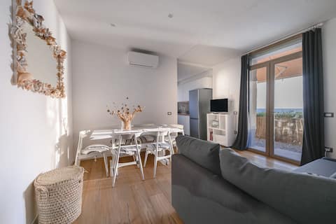 Proprietà Airbnb di successo: Frontemare house with exclusive sea access a Rosignano Marittimo