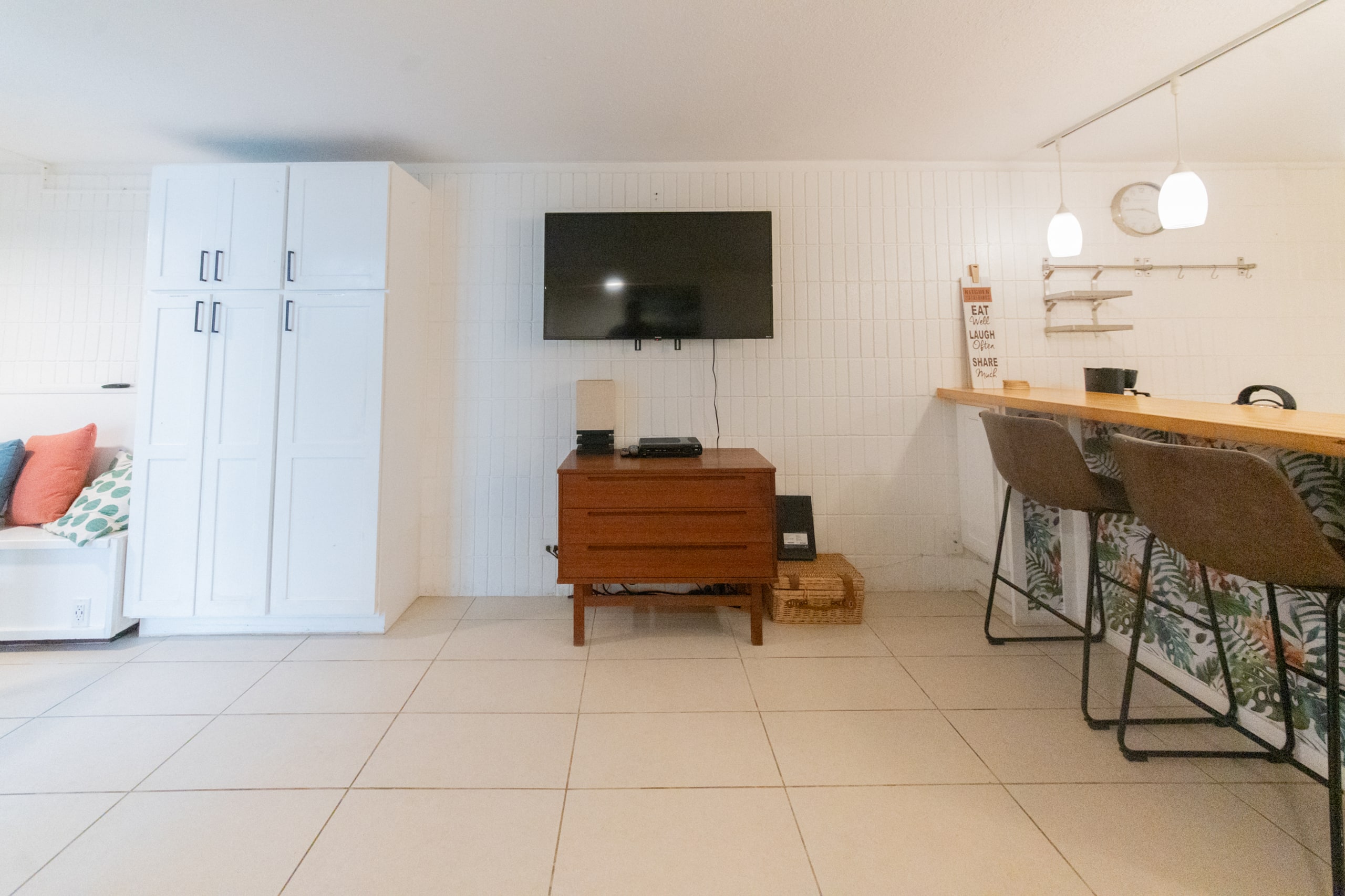 Condo in Hauula · ★4.65 · 1 bedroom · 2 beds · 1 private bath - Image 2