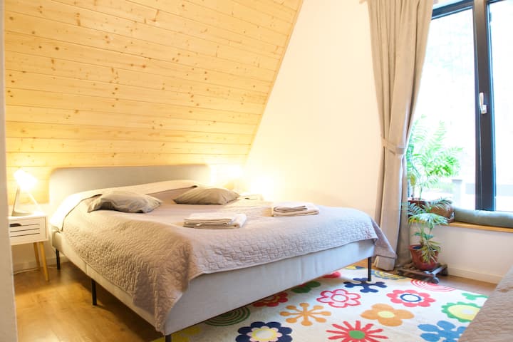 Hanguloft - Relaxare Pe Malul Lacului Bicaz - Hangu