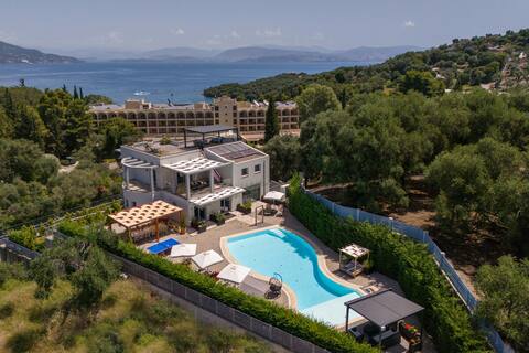 Five Stars Villa Corfu 2 swimming pools and tennis