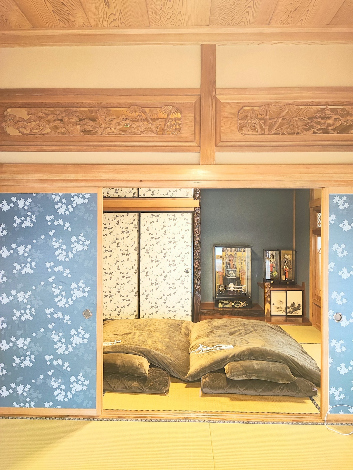 窓が東と南側にあるので、お天気の良い日は朝日で目覚めることができます。