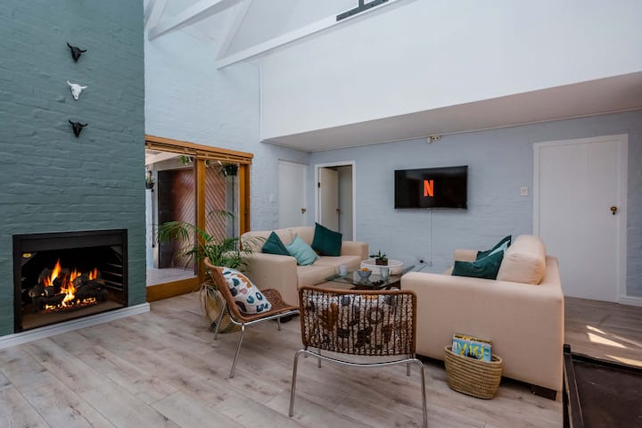 Modern 4 Bedroom (With Solar) 170m Walk To Beach - Franskraal