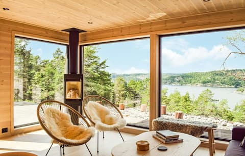 Modern Fjord Cabin w/ Panoramic Views, Deck & Dock