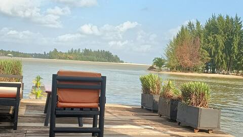 Chalet Assinie Mafia lagoon edge 8 P