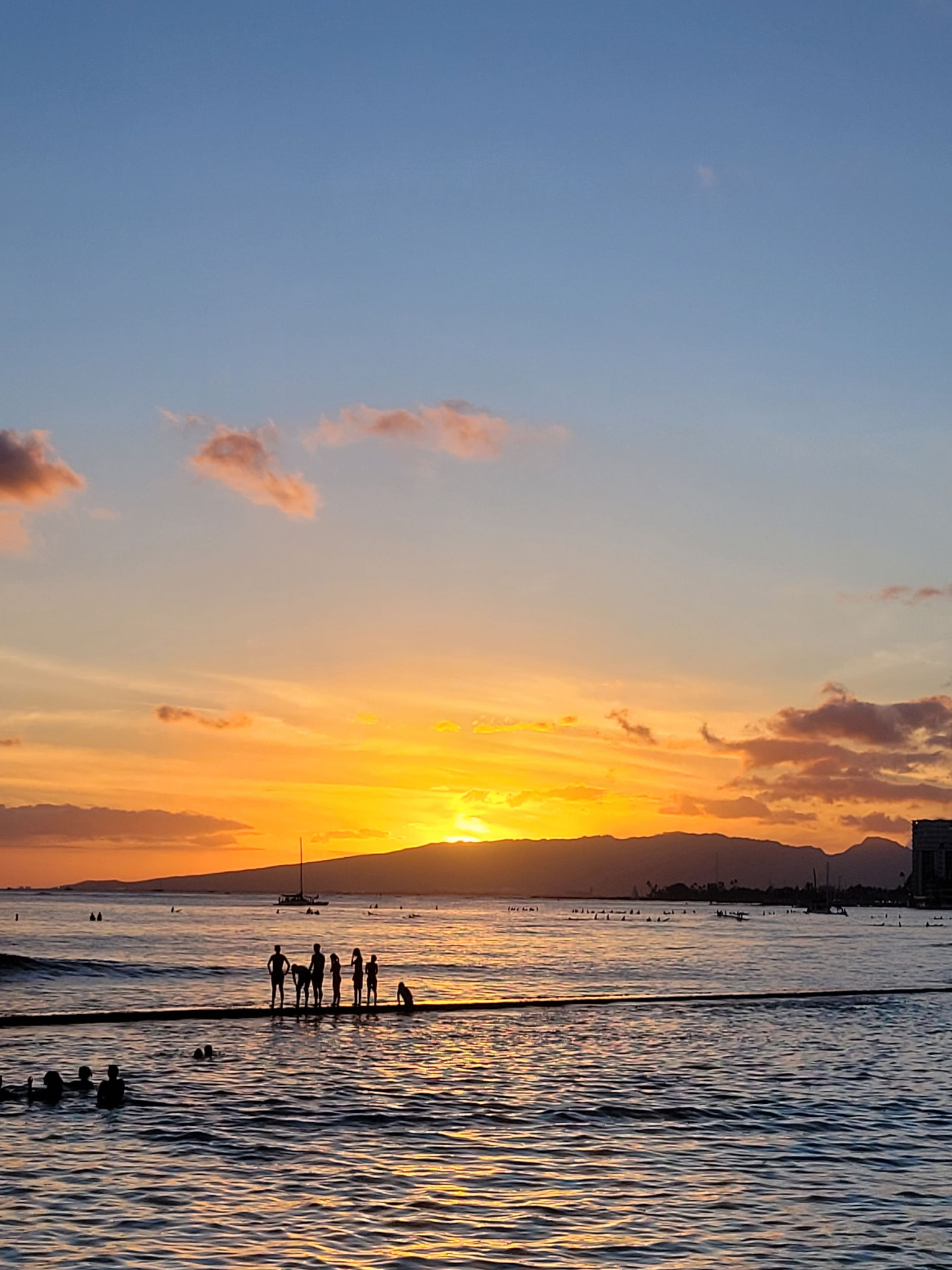 Condo in Honolulu · ★4.94 · Studio · 1 bed · 1 bath - Image 15