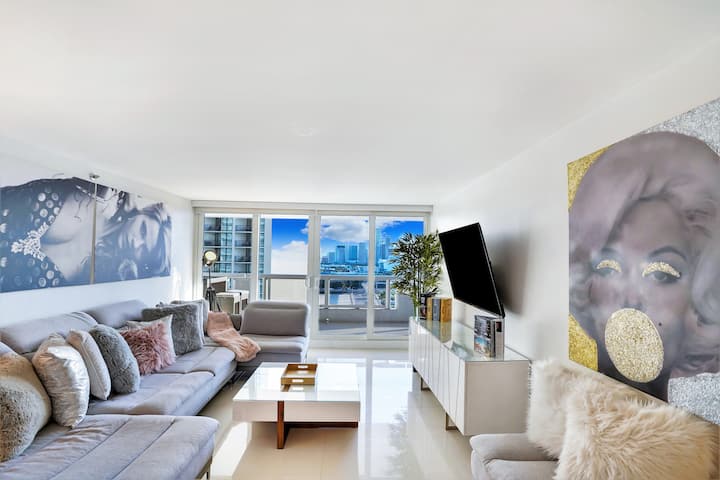 Some Like It Hot!  Miami Skyline & Water Views 4br - Miami