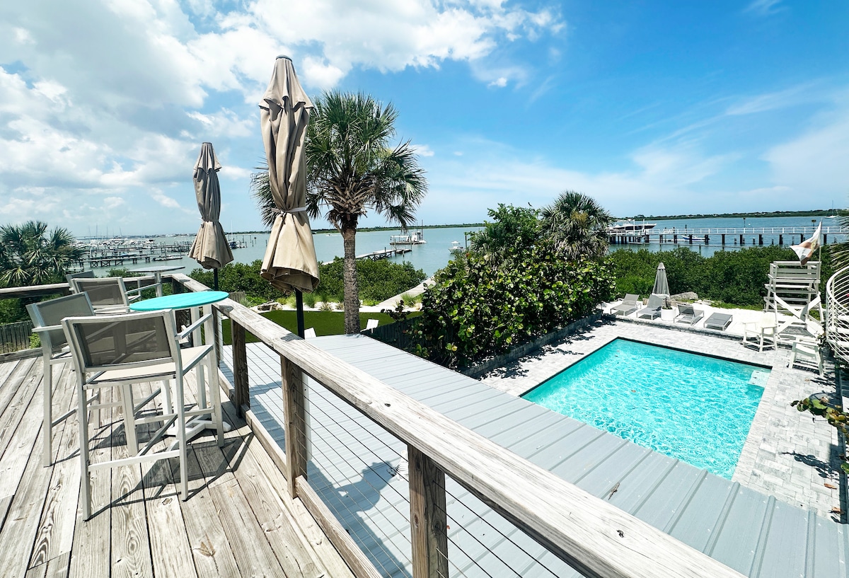 Waterfront, Heated Pool, Rooftop Deck, Large Suite