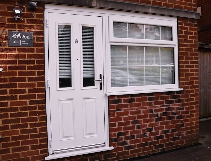 Own Access/ensuite/parking/manchester/altrincham - Altrincham