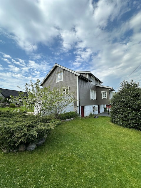Top Airbnb: Idyllic Farm House Ålesund. Peaceful and nice view in Ålesund