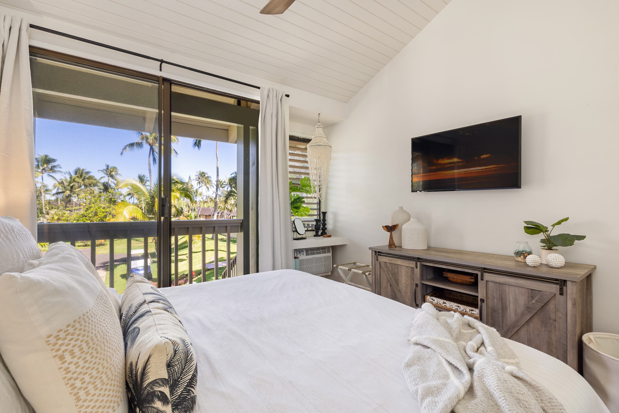 Condo in Kahuku · ★4.85 · 1 bedroom · 1 bed · 2 private baths - Image 16