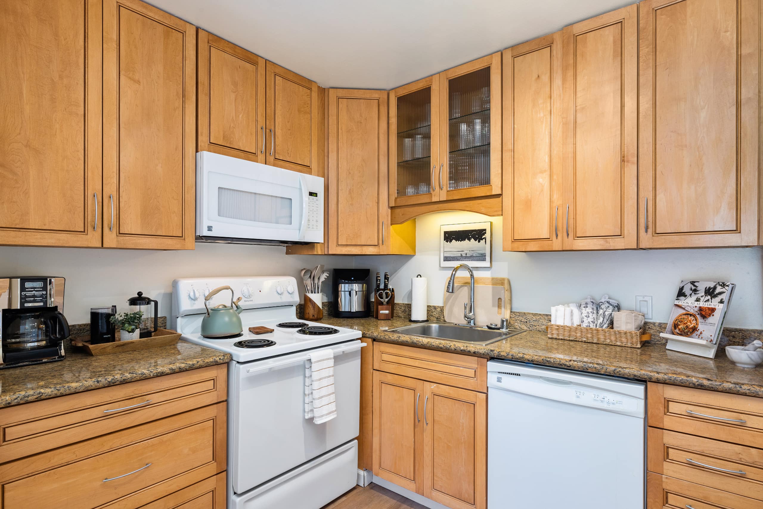 Condo in Kahuku · ★4.85 · 1 bedroom · 1 bed · 2 private baths - Image 6