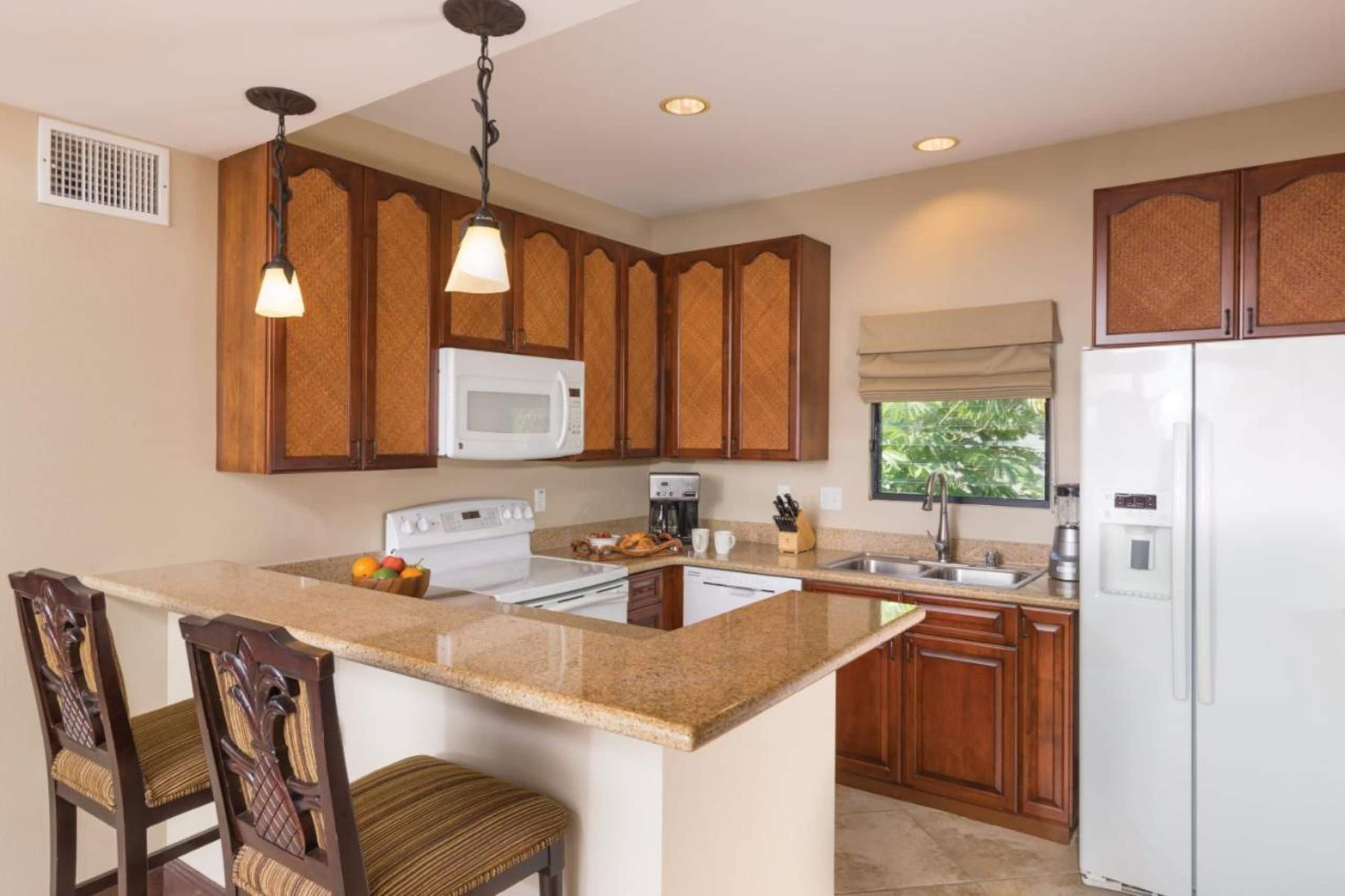 Condo in Kailua-Kona · ★5.0 · 2 bedrooms · 2 beds · 1 private bath - Image 4
