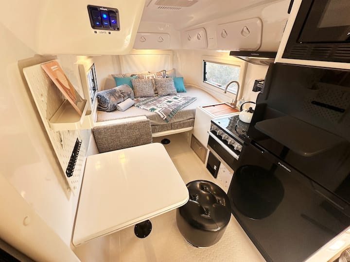 Death Valley Glamping With Free Ev Charging - United States