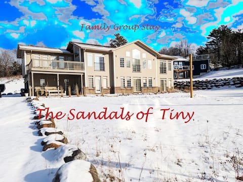 The Sandals Of Tiny
Hottub, Sauna, White SandBeach