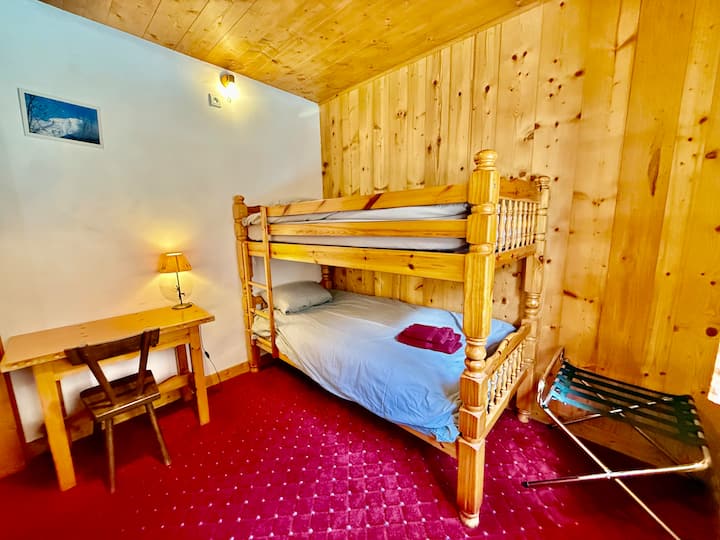 Third bedroom of the apartment  with bunk beds (80x190 bed) and  office - ground floor