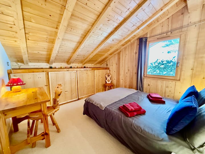 Bedroom with double bed in 140x190 & office - 2nd floor