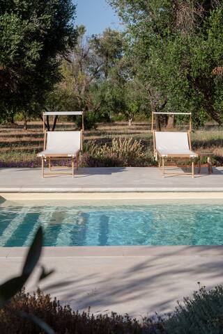 Trullo fiorone, modern comfort, garden and pool gallery image 2