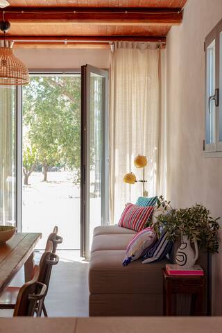 Trullo fiorone, modern comfort, garden and pool gallery image 4