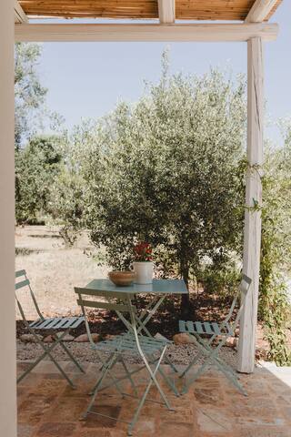 Trullo fiorone, modern comfort, garden and pool gallery image 5