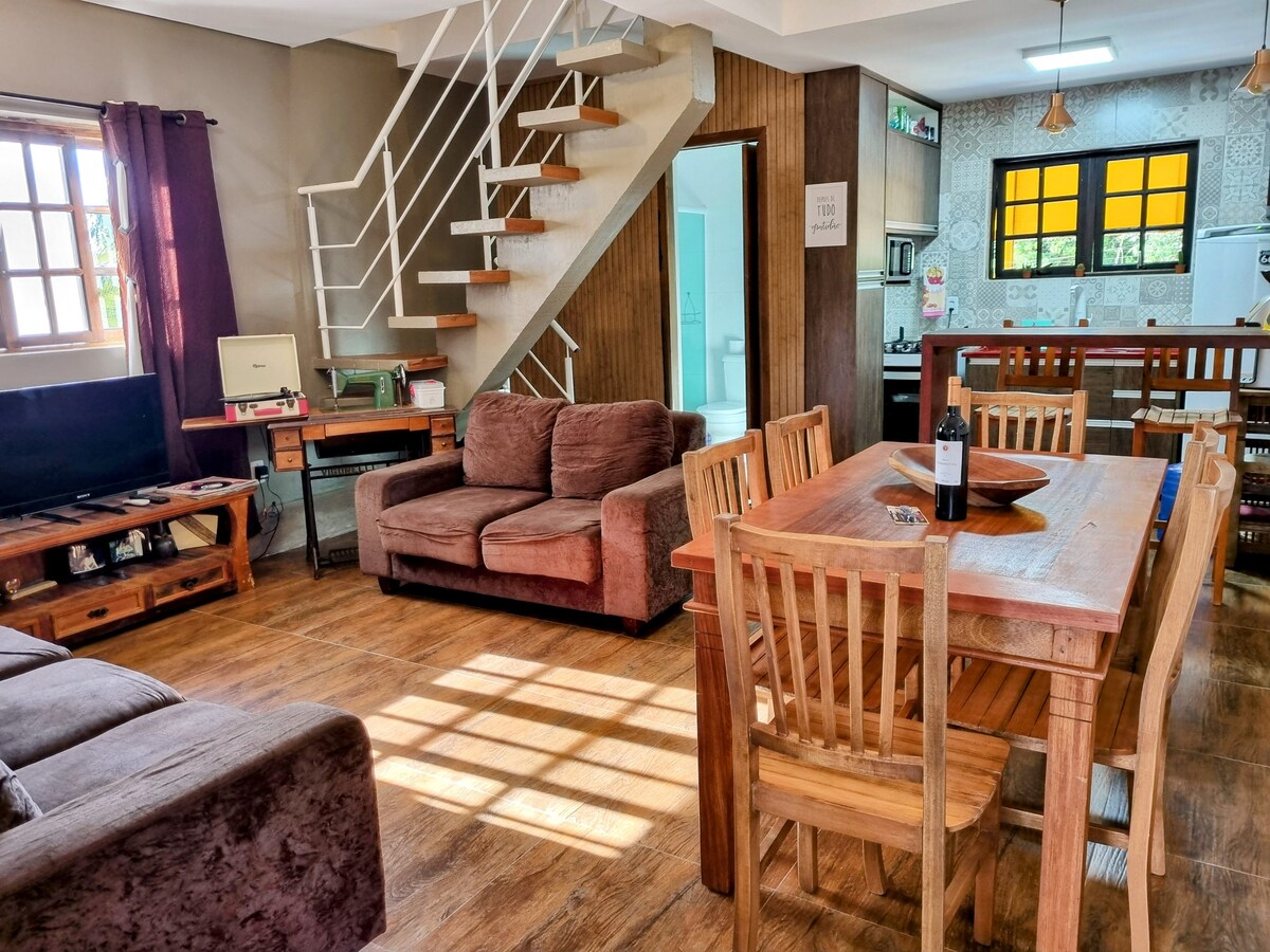 Top Airbnb: Chalets in the woods, hot tub, swimming pool Complete privacy em Porto Feliz