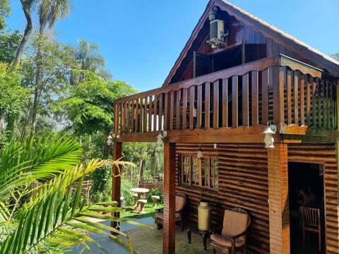 Chalés, ofurô and pool in the forest. Full privacy