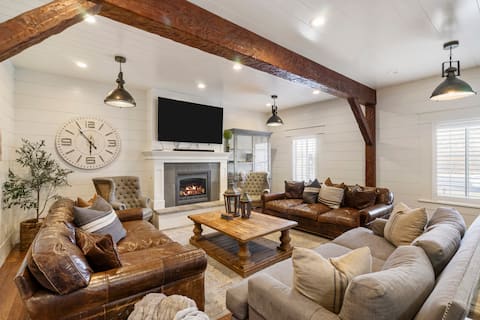 Popular Airbnb listing: Modern farmhouse w/hot tub near Sundance/BYU in Orem