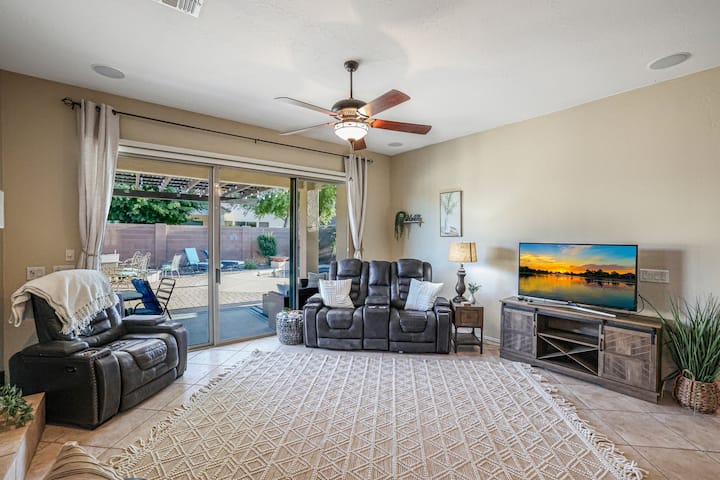 Single Story Retreat: Heated Pool, Hot Tub, Bbq! - Maricopa, AZ