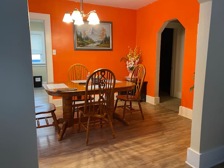 Fully Fenced Back Yard-2bedroom-wi-fi-free Parking - Springfield, IL