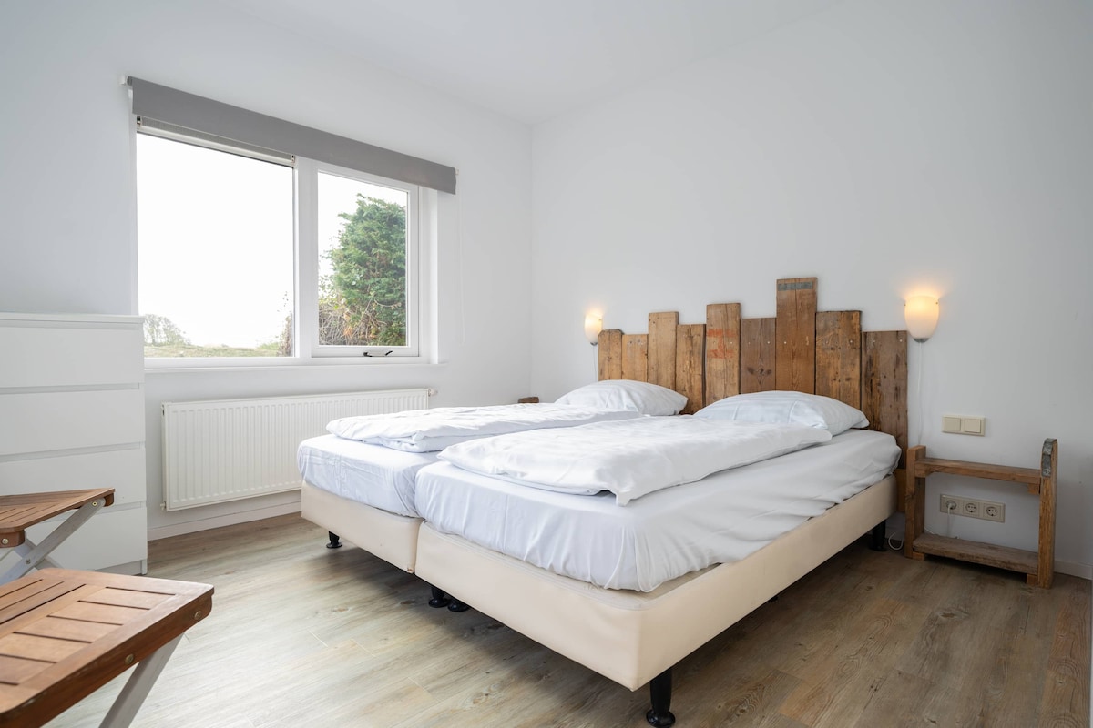 Главна спалня на приземния етаж