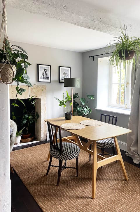 Central Bath Luxury Apartment with shared Garden