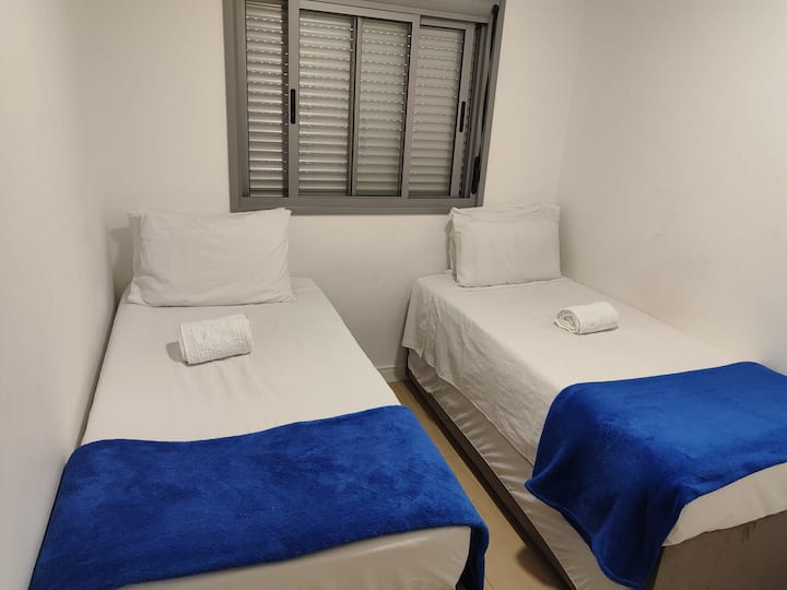 เตียงเดี่ยวสองหลัง 