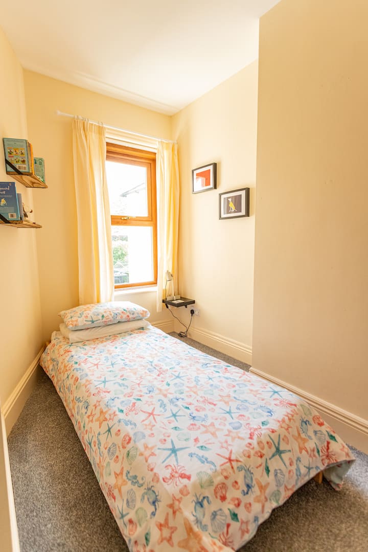 Fun and functional, our twin room is ideal for kids, cousins or a pair of friends sharing seaside adventures.